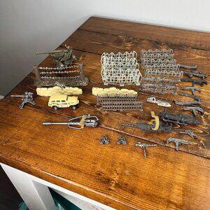 Toy Plastic Barbed Wire War Weapons Guns Rifles Barricades Helicopters